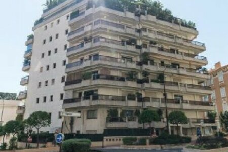 Fully renovated and furnished studio - Beverly Palace - Private enclosed garden