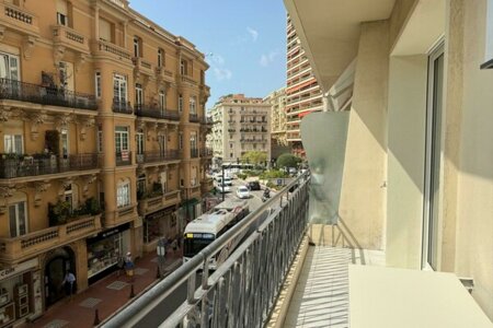 3 pièces - Continental - Plein centre