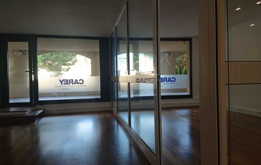 entree bureau gauche entree moyen 